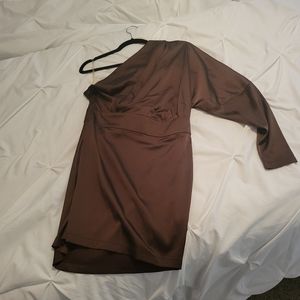 Mistress rocks one shoulder dress